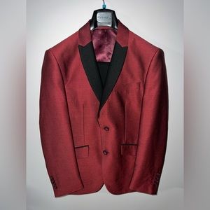 Vinci- designed in Italy suit jacket
